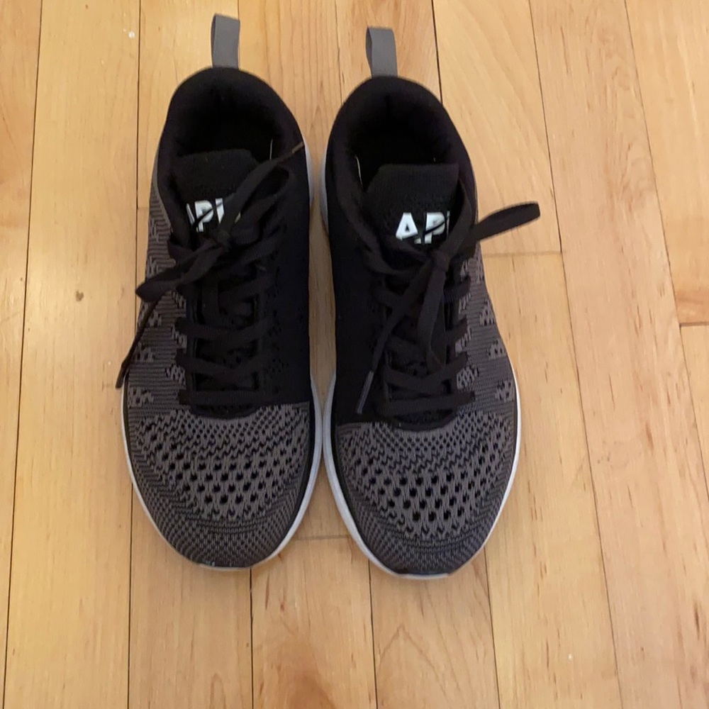 APL TechLoom Pro Black/Grey sneakers